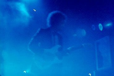 Live_04_12.jpg